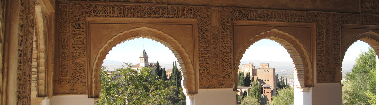 Alhambra, det befæstede mauriske slotskompleks i Granada